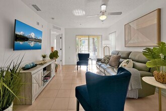 Building Photo - 2728 Club Cortile Cir
