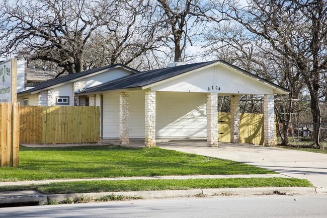 Building Photo - 2704 Wheless Ln
