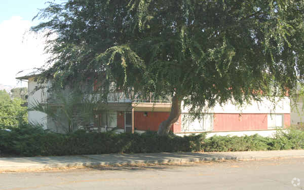 Building Photo - 1482-1502 Valle Vista Ave