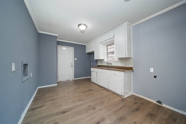 Building Photo - 2311 Kabee St