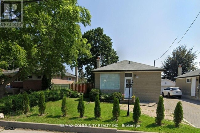 Building Photo - 315 Rossland Rd W