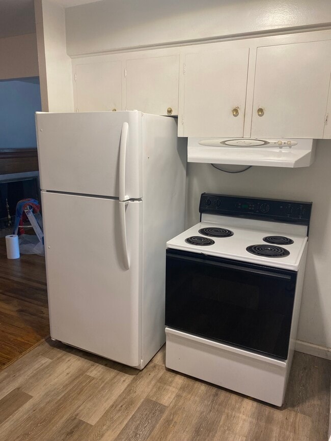 kitchen - 126 N Morgan St