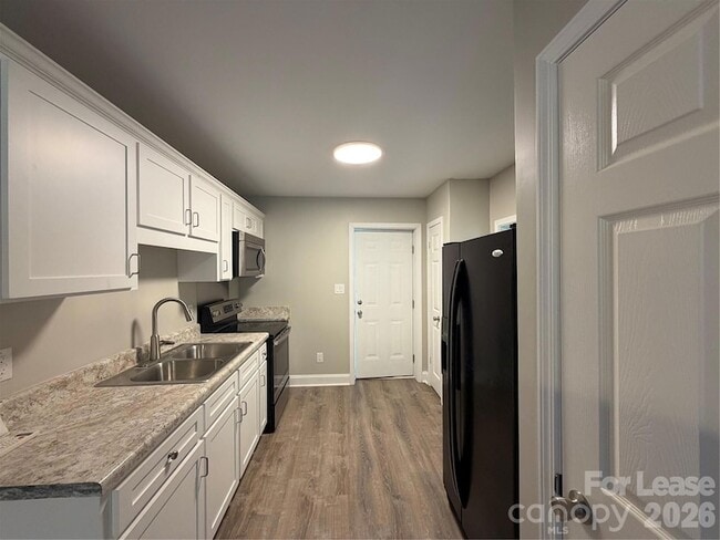 Foto del edificio - 2621 E Greenbriar Rd