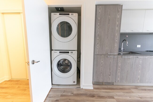 Building Photo - 30-430 Baseball Pl