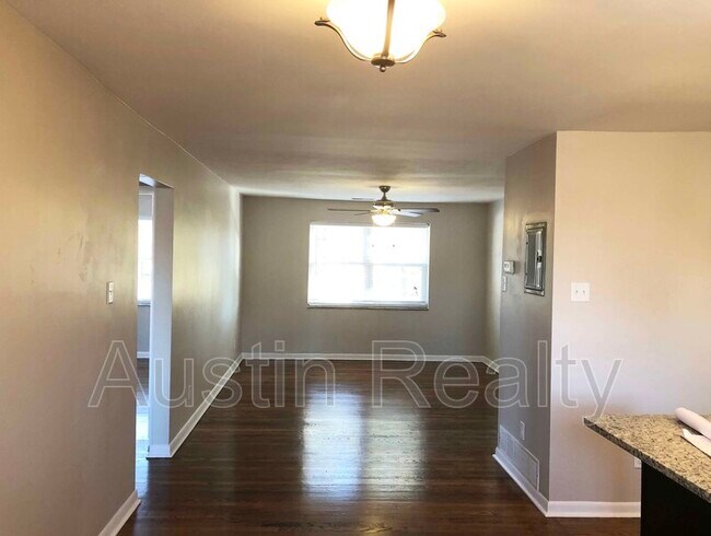 Building Photo - 8115 Whitburn Dr