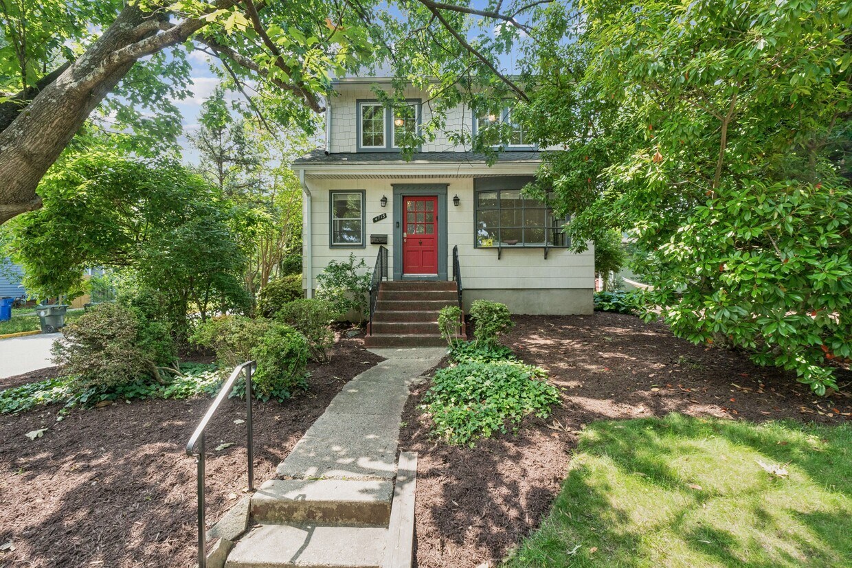 Primary Photo - 4715 Norwich Rd