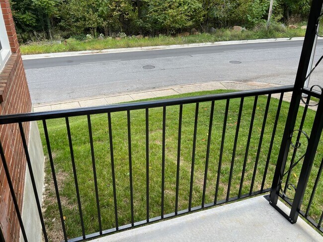 Foto del edificio - 4064 Edgewood Rd