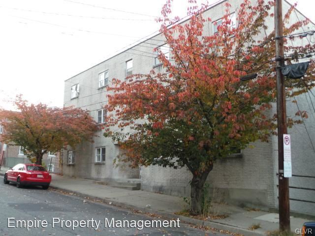 Primary Photo - 715 E 7th St