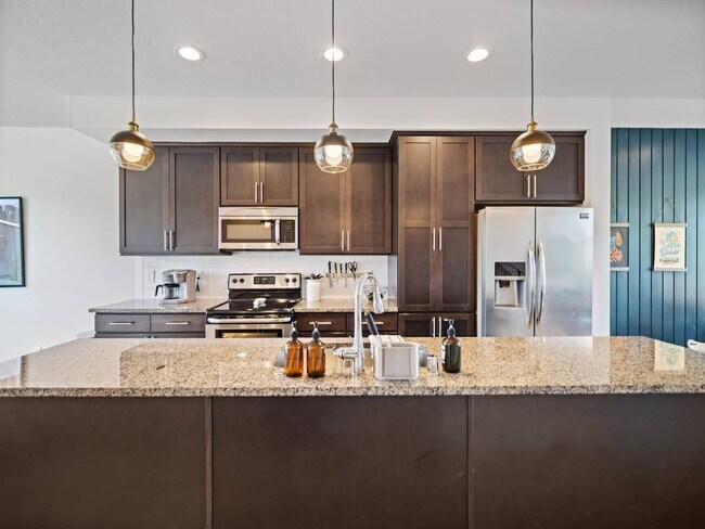 Foto del edificio - Beautiful Townhouse In Spokanes Kendall ya...