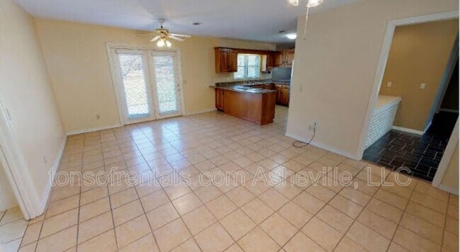 Building Photo - 135 Cold Springs Rd