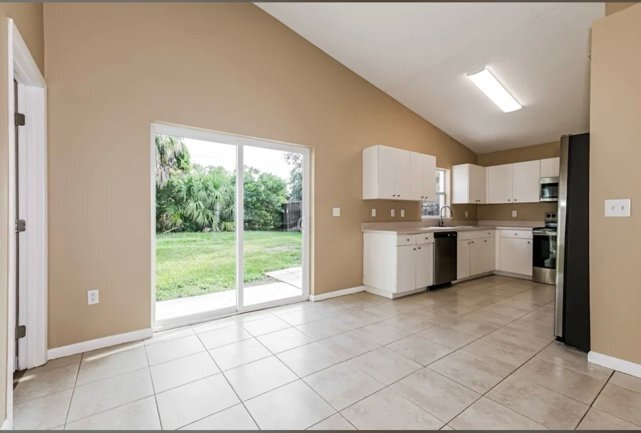 Foto del edificio - 1319 W Knollwood St
