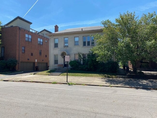 Building Photo - 571 E Rich St
