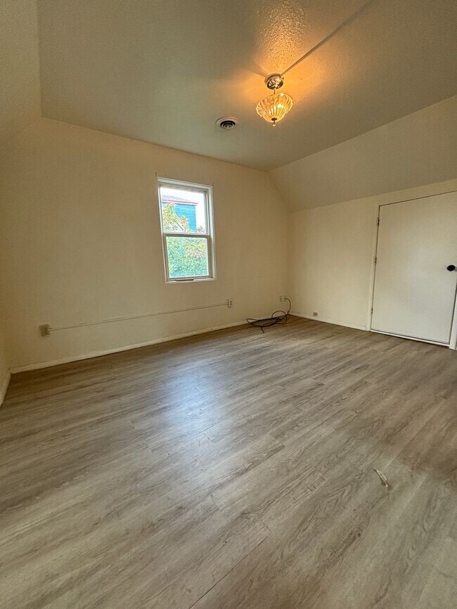 Foto del edificio - 1418 Phoenix Ave