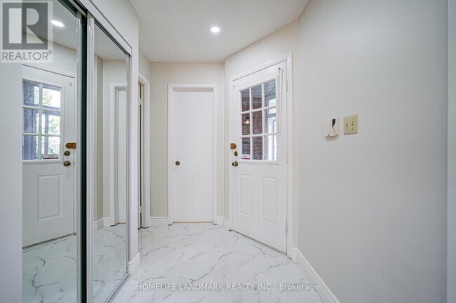 Building Photo - 79 Sandyhook Square