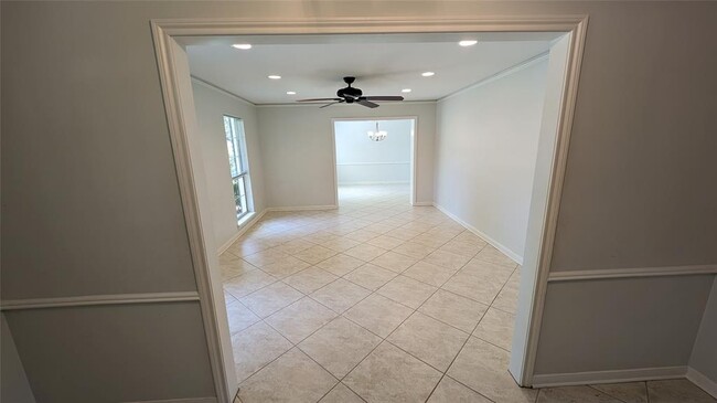 Building Photo - 14738 Oak Bend Dr