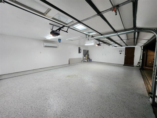 Foto del edificio - 408 Shadywood Cir