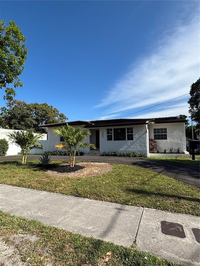 Building Photo - 3606 SW 17th St