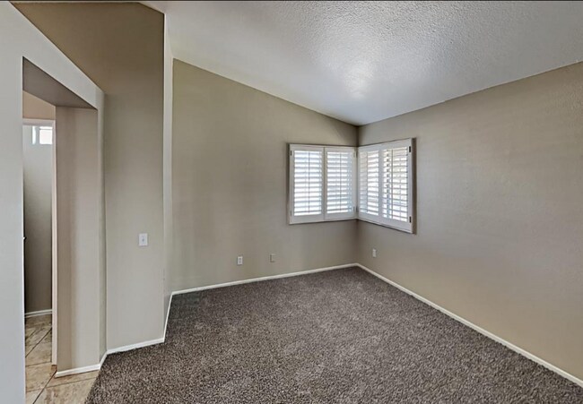 Foto del edificio - 3647 Falcon Way