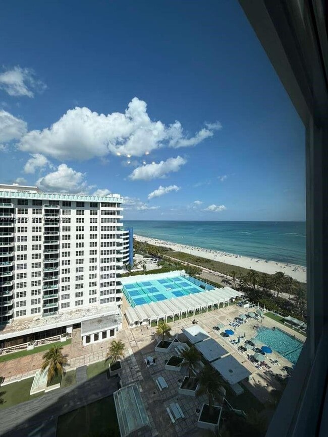 Foto del edificio - 5055 Collins Ave