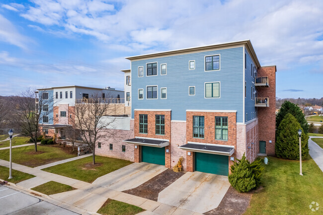 Building Photo - Point at River Shores