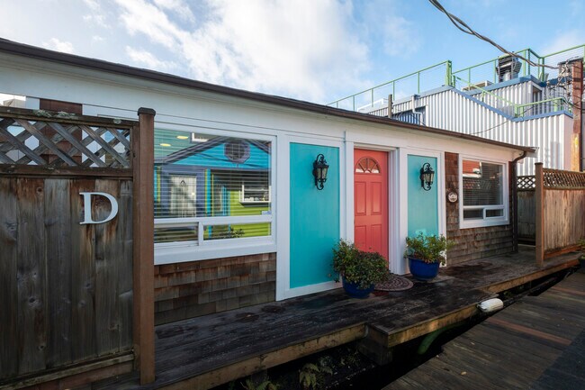 Foto del edificio - 2031 Fairview Ave E