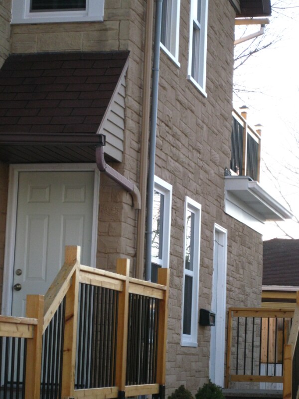 Building Photo - 519 Vandenbroek St
