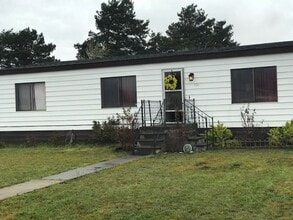 Building Photo - 400 A St