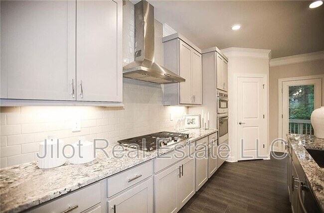 Building Photo - 2575 Clairebrooke Bnd