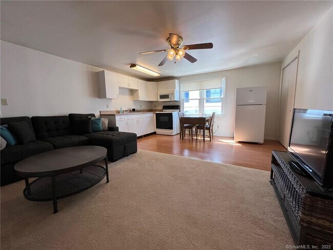 Building Photo - 194 Cherry St