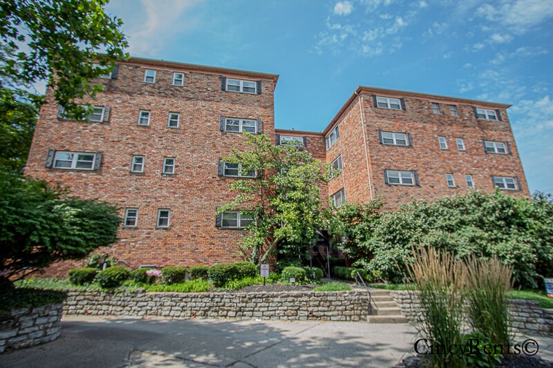 2270 Madison Rd Unit 2A, Cincinnati, OH 45208 Condo for Rent in Cincinnati, OH
