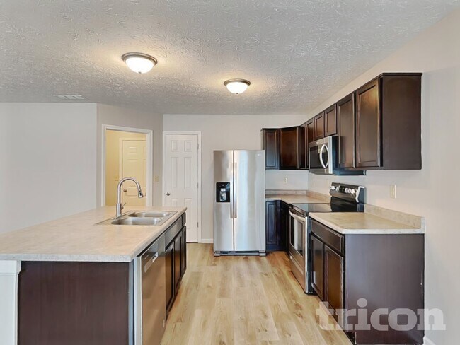 Foto del edificio - 1806 12 Oaks Dr