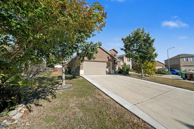 Foto del edificio - Beautiful Home in the Highly Desirable Alamo Ranch Community! - Realtor Commission: $500