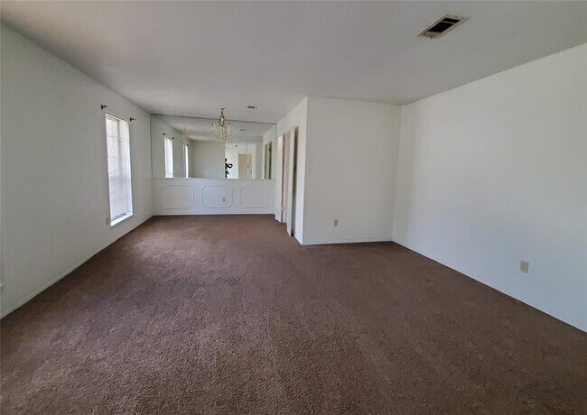 Building Photo - 16334 Oxnard Ln