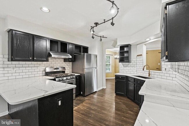 Building Photo - 43515 Blacksmith Square