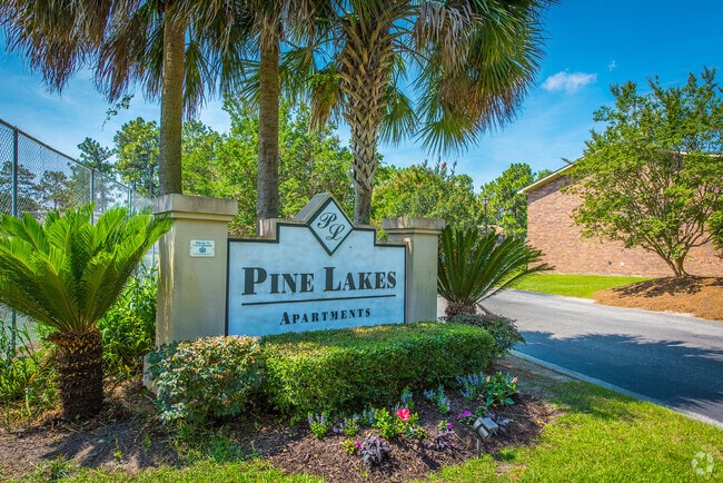 Building Photo - Pine Lakes