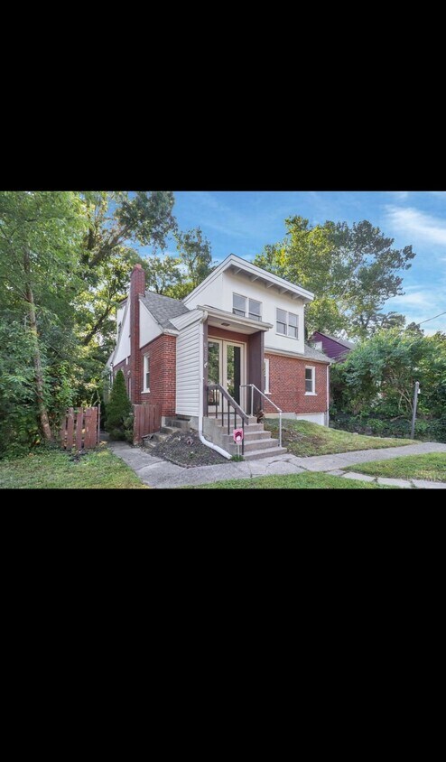Foto principal - 8010 Daly Rd