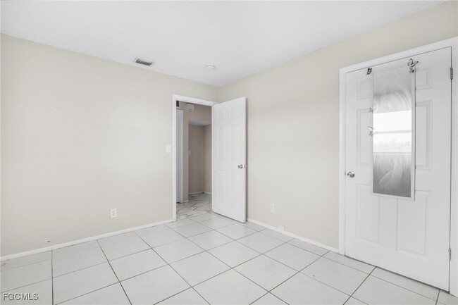 Building Photo - 3660 Seminole Ave