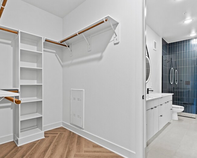 Foto del edificio - 239 W 9th St