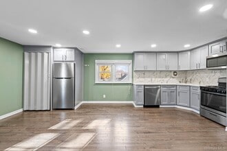 Building Photo - 205 E John St