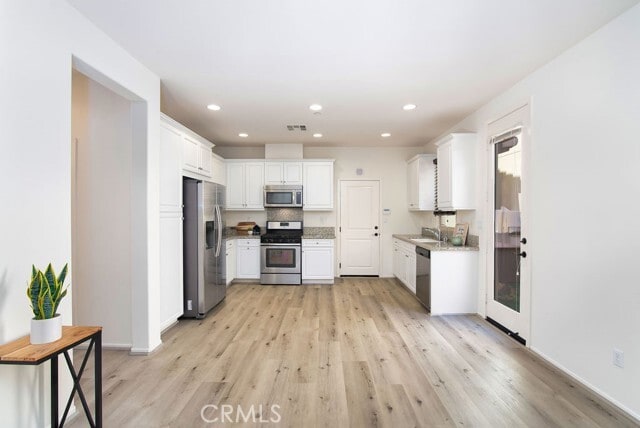 Building Photo - 533 S Casita St