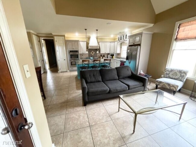 Foto del edificio - 5 br, 3 bath House - 4452 Whisperwoods Dr