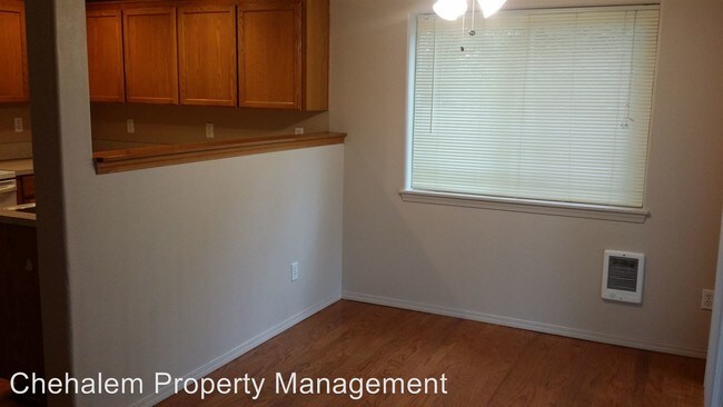 Building Photo - 270 SE Edwards Dr