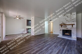 Building Photo - 5525 E Thomas Rd