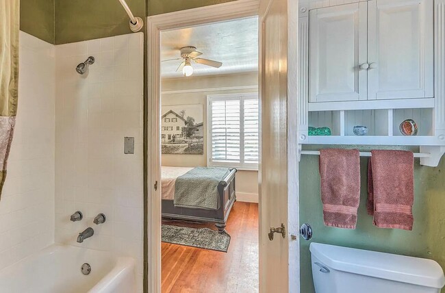 Building Photo - 1064 Harrison St