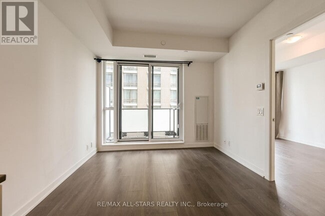 Building Photo - 609 Avenue Rd