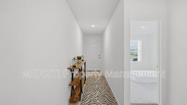 Building Photo - 3159 Dispatch Dr