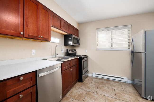 2BR, 1BA - 850SF - Kitchen - The Donatello