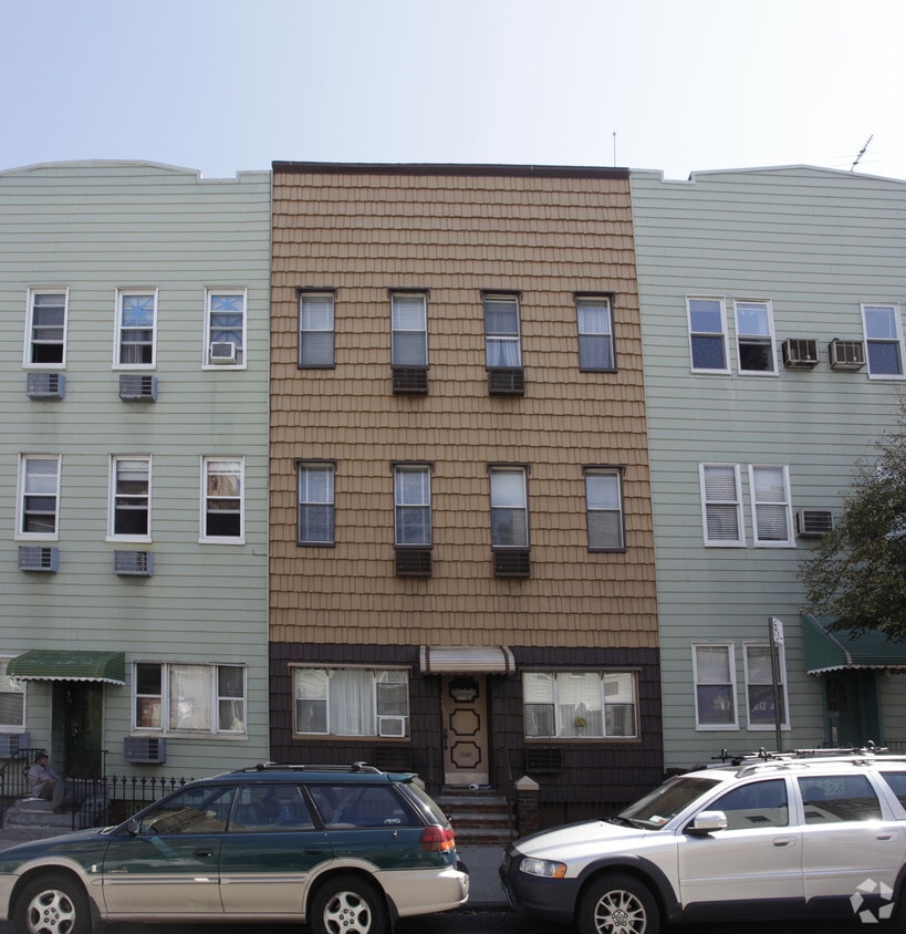 Building Photo - 336 Manhattan Ave