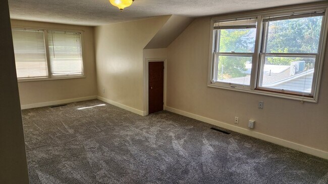 Building Photo - 577 N 100 W