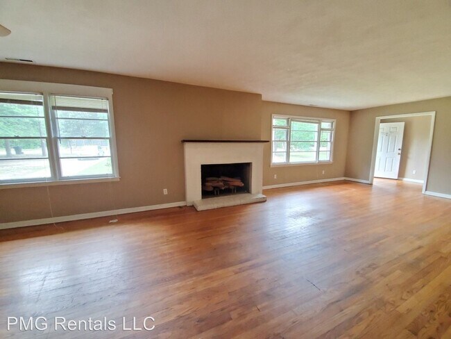 Foto del edificio - 3 br, 2 bath Room For Rent - 1210 Fair Rd.